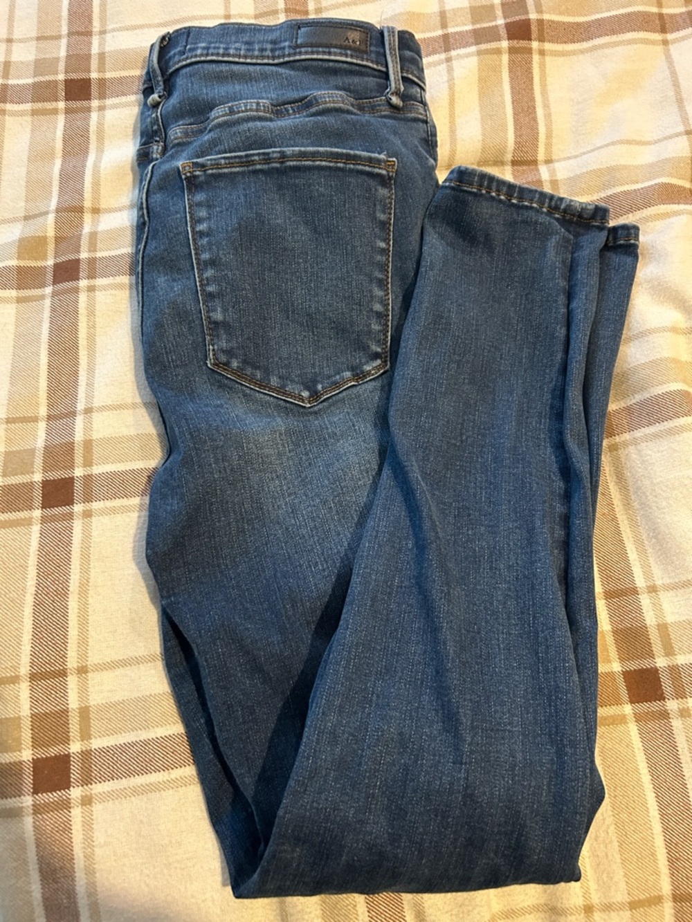 Women's Blue Denim Jeans
Ultra high rise
Super skinny
Abercrombie & Fitch